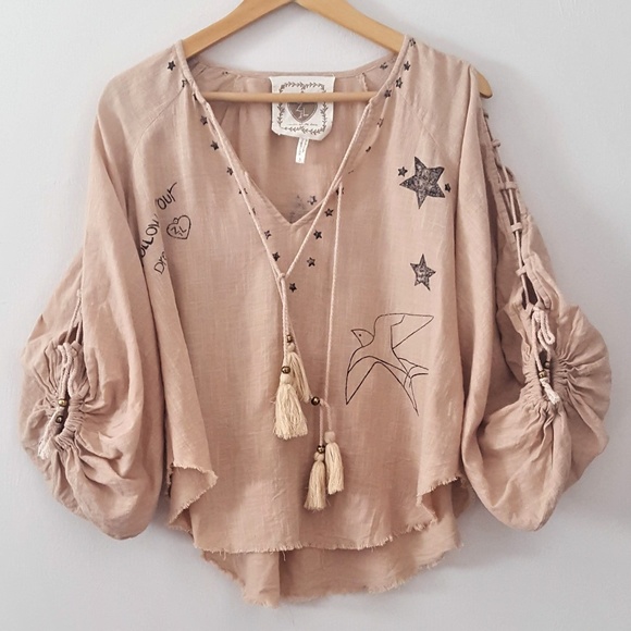 Z&L Europe Tops - Z&L Europe "Follow Your Dream" Boho Tassel Top
